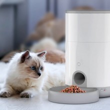 Умная автоматическая кормушка для кошек и собак мелких пород Petoneer Mini Smart Pet Feeder